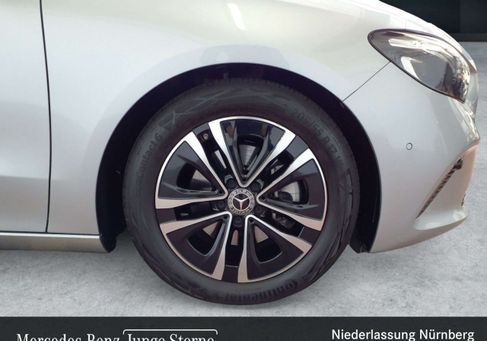 Mercedes-Benz B 200, 2025 3
