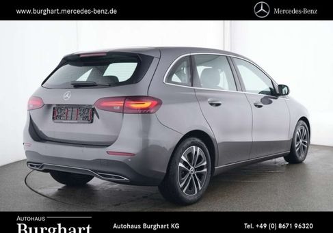 Mercedes-Benz B 180, 2025