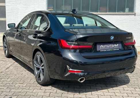 BMW 330, 2022
