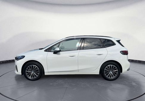 BMW 220, 2025