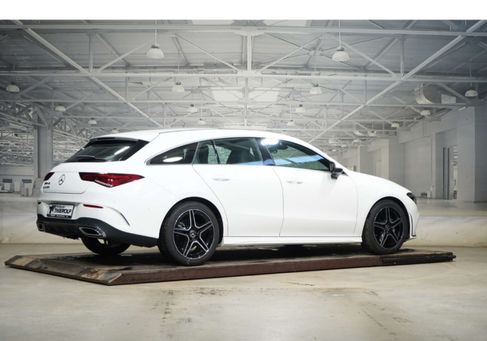 Mercedes-Benz CLA 180, 2022