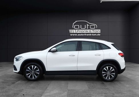 Mercedes-Benz GLA 250, 2022