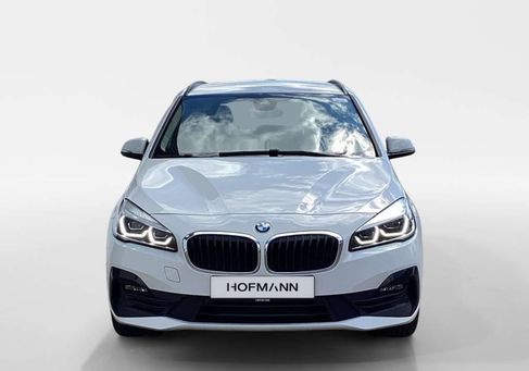 BMW 216, 2018