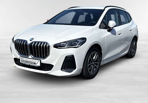 BMW 220, 2025 2
