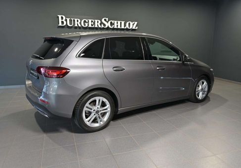 Mercedes-Benz B 180, 2025
