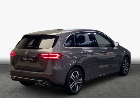 Mercedes-Benz B 220, 2022