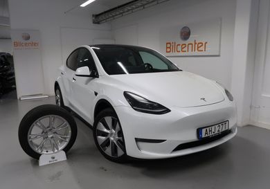 Tesla Model Y, 2024