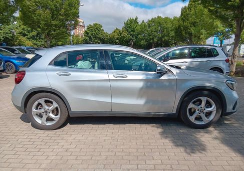 Mercedes-Benz GLA 200, 2020 3