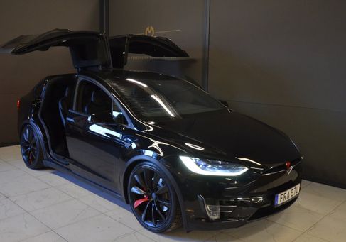 Tesla Model X, 2016