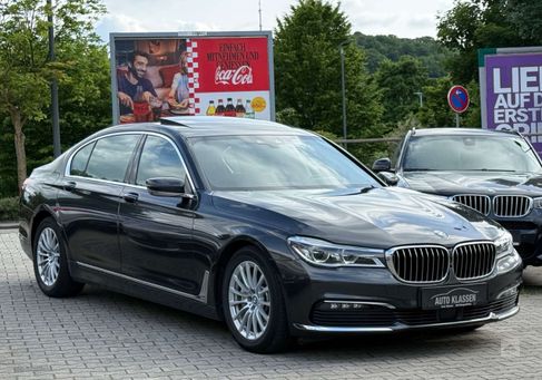 BMW 730, 2018