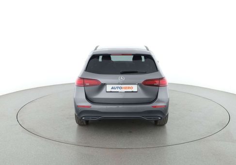 Mercedes-Benz B 200, 2023