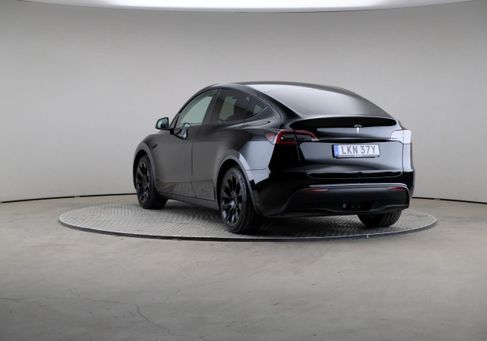 Tesla Model Y, 2023 2