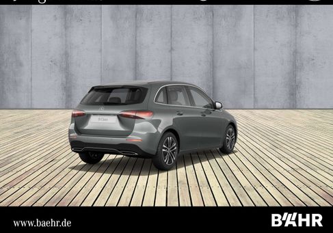 Mercedes-Benz B 180, 2025