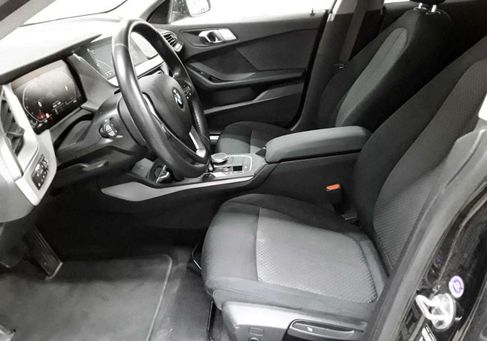 BMW 216, 2022
