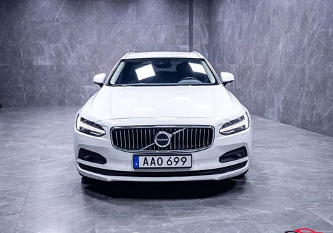 Volvo V90, 2021