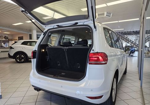 Volkswagen Touran, 2020 3