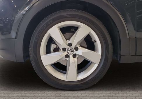 Volkswagen T-Cross, 2020