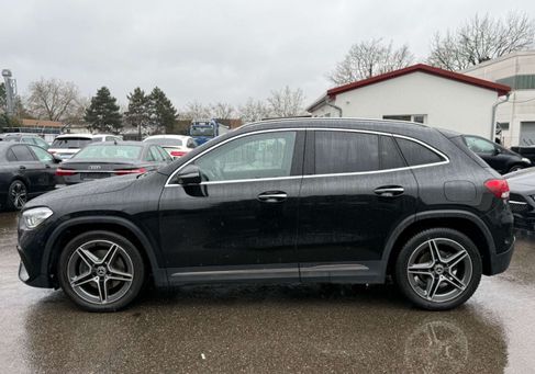 Mercedes-Benz GLA 200, 2021