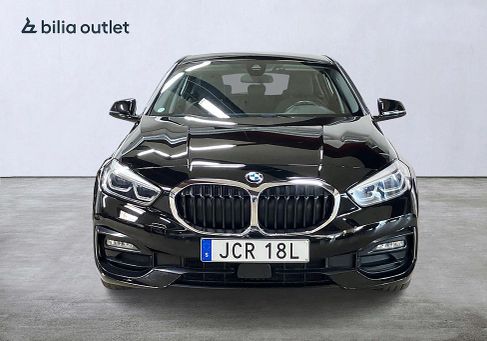 BMW 118, 2021