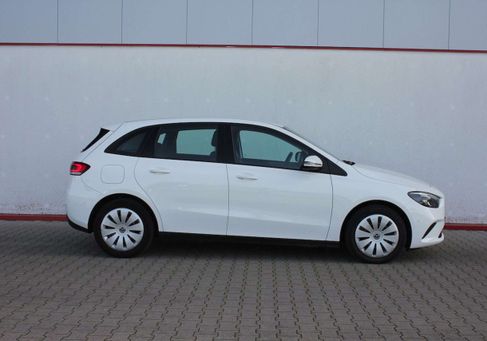 Mercedes-Benz B 250, 2022 3