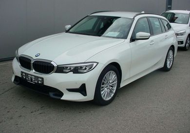BMW 318, 2022