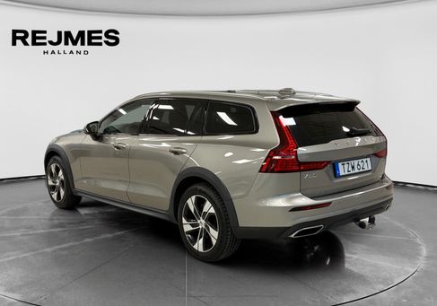 Volvo V60 Cross Country, 2019