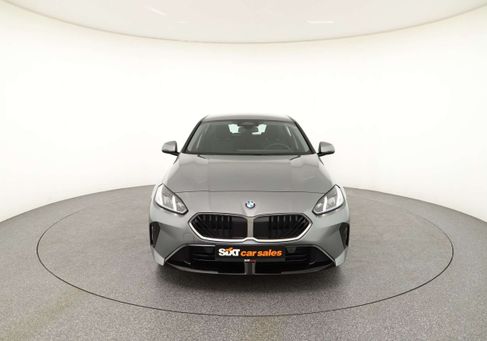 BMW 120, 2025