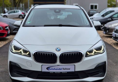 BMW 216, 2018