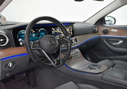 Mercedes-Benz E 220, 2021