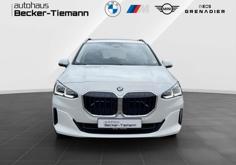 BMW 220, 2025 3