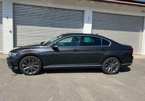 Volkswagen Passat, 2021