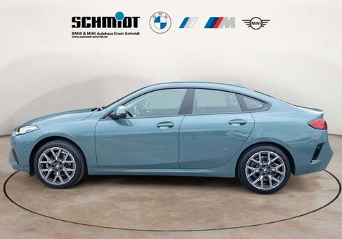 BMW 220, 2025