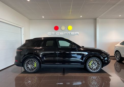 Porsche Cayenne, 2021