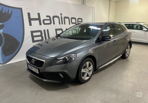 Volvo V40 Cross Country, 2015