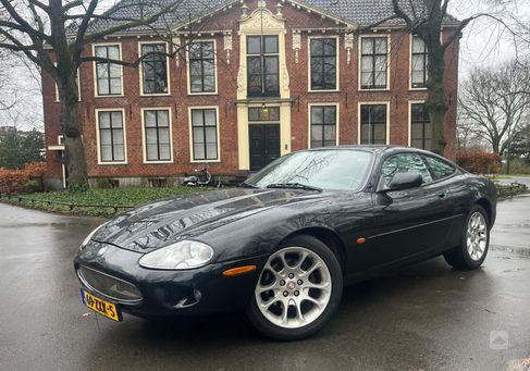 Jaguar XK8, 1999