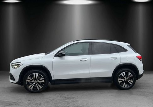 Mercedes-Benz GLA 250, 2022