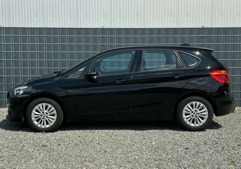 BMW 218, 2020