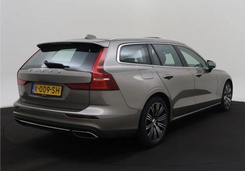 Volvo V60, 2021