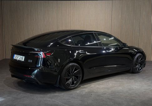 Tesla Model 3, 2024 3