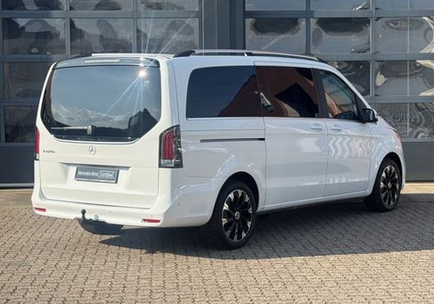 Mercedes-Benz V 220, 2024