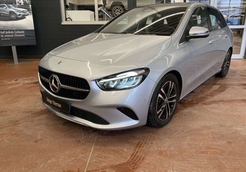 Mercedes-Benz B 180, 2024 2