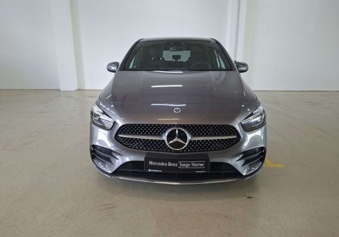 Mercedes-Benz B 180, 2023