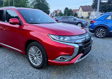 Mitsubishi Outlander, 2020