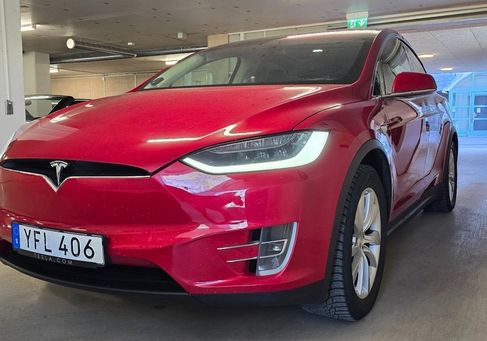 Tesla Model X, 2017
