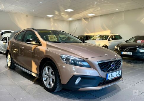 Volvo V40 Cross Country, 2014