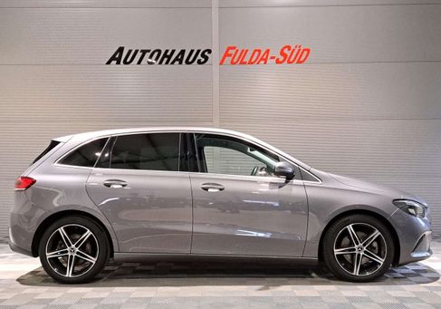 Mercedes-Benz B 220, 2022