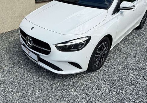 Mercedes-Benz B 220, 2023