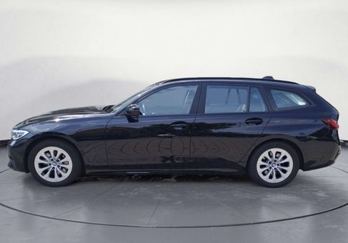 BMW 330, 2022