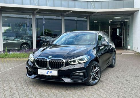 BMW 118, 2021