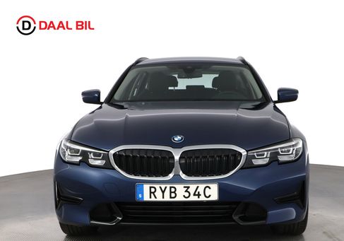 BMW 330, 2022